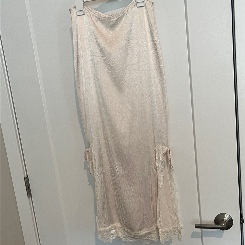 Elegant Cream Maxi Skirt with Lace Trim